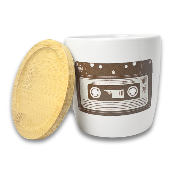 kubek-ceramiczny-retro-z-bambusowa-pokrywka